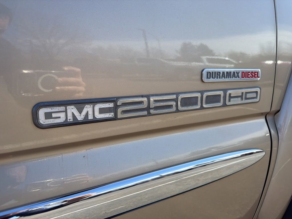 Used 2004 GMC Sierra 2500 SLT w/ Heavy-Duty Power Package image 9