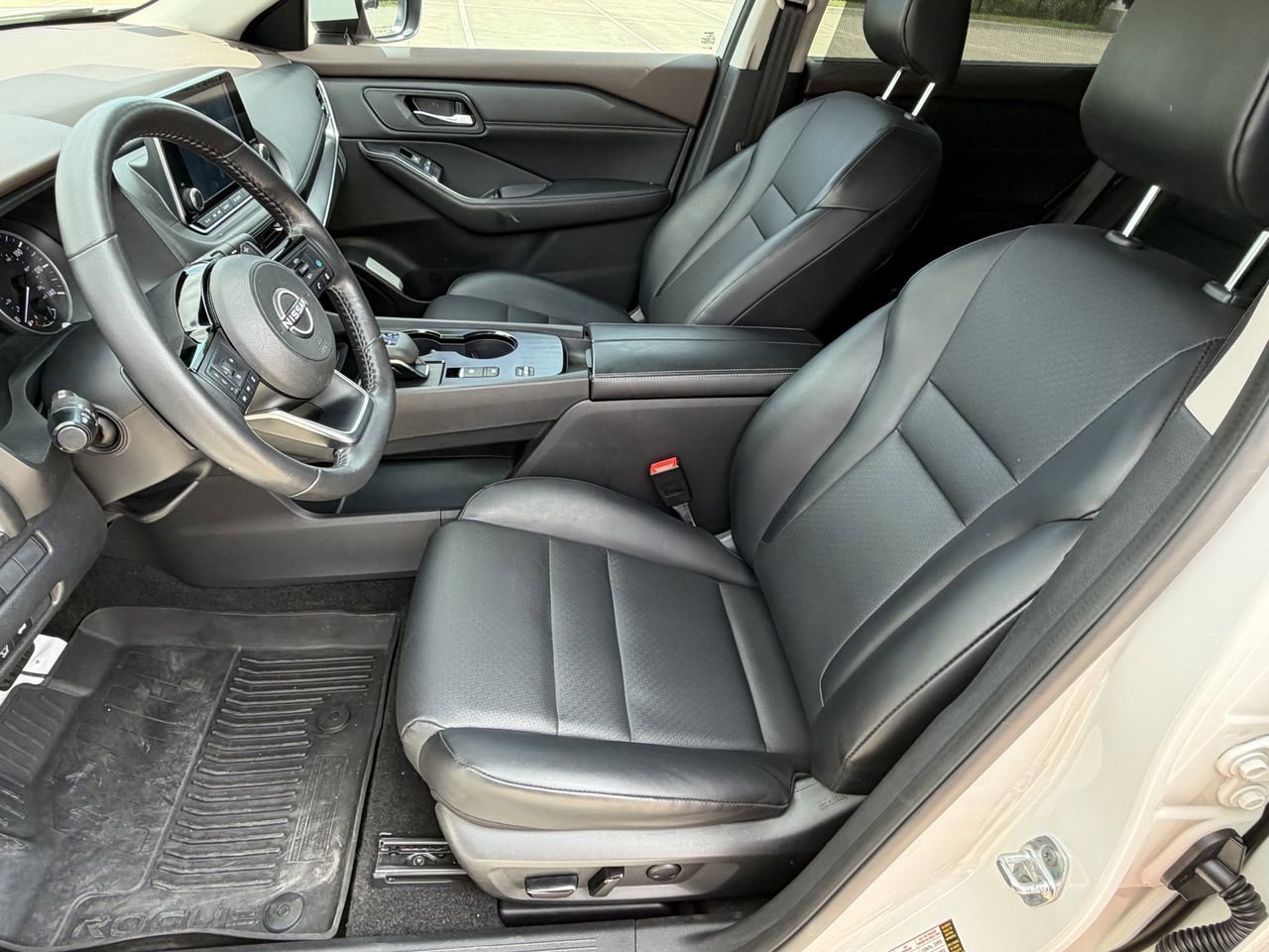 Used 2023 Nissan Rogue SV w/ SV Premium B Package FWD image 20