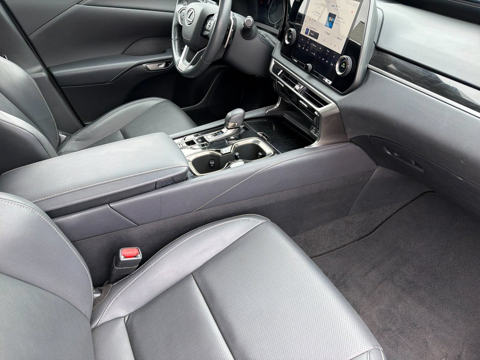 Used 2024 Lexus RX 350 FWD w/ Technology Package image 17
