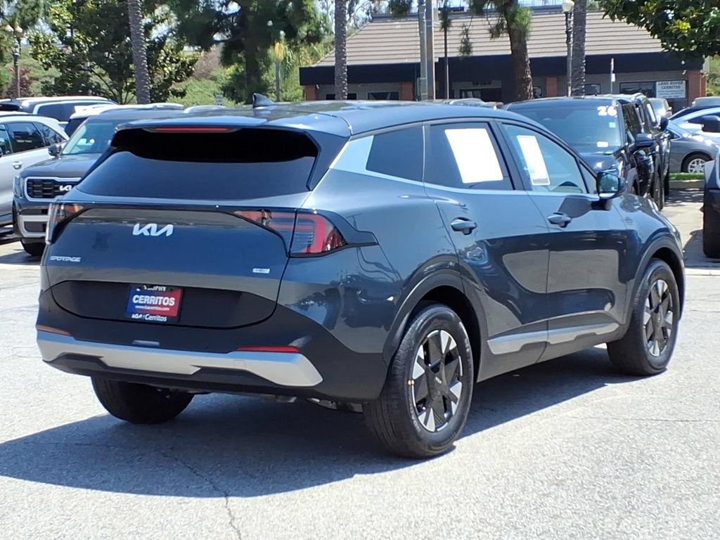 Used 2026 Kia Sportage LX FWD image 3