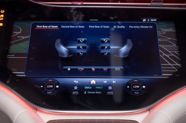 New 2026 Mercedes-Benz EQS 550 4MATIC SUV image 17