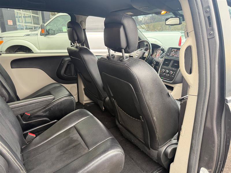 Used 2018 Dodge Grand Caravan SXT FWD image 18