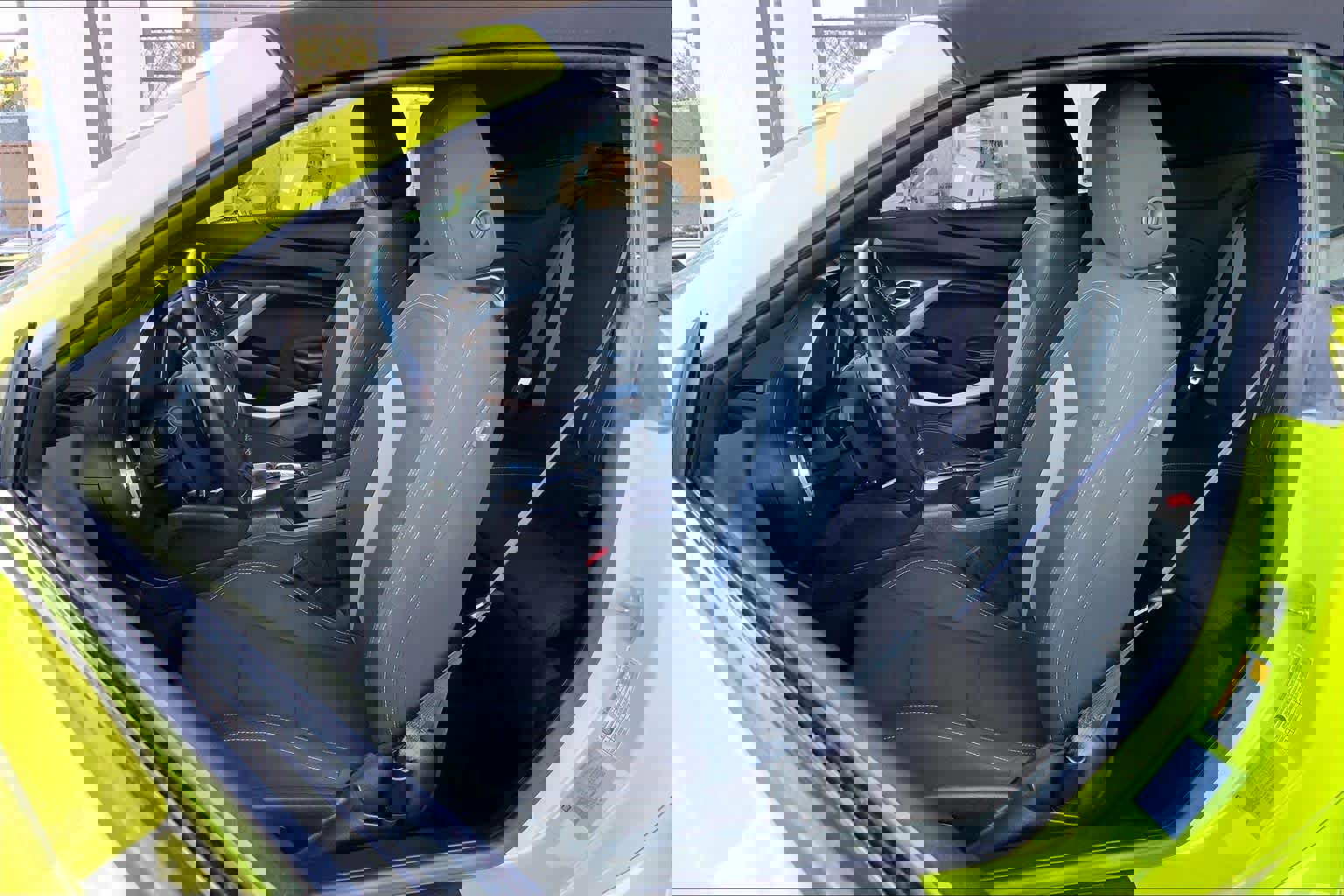 Used 2021 Chevrolet Camaro LT w/ Technology Package image 7