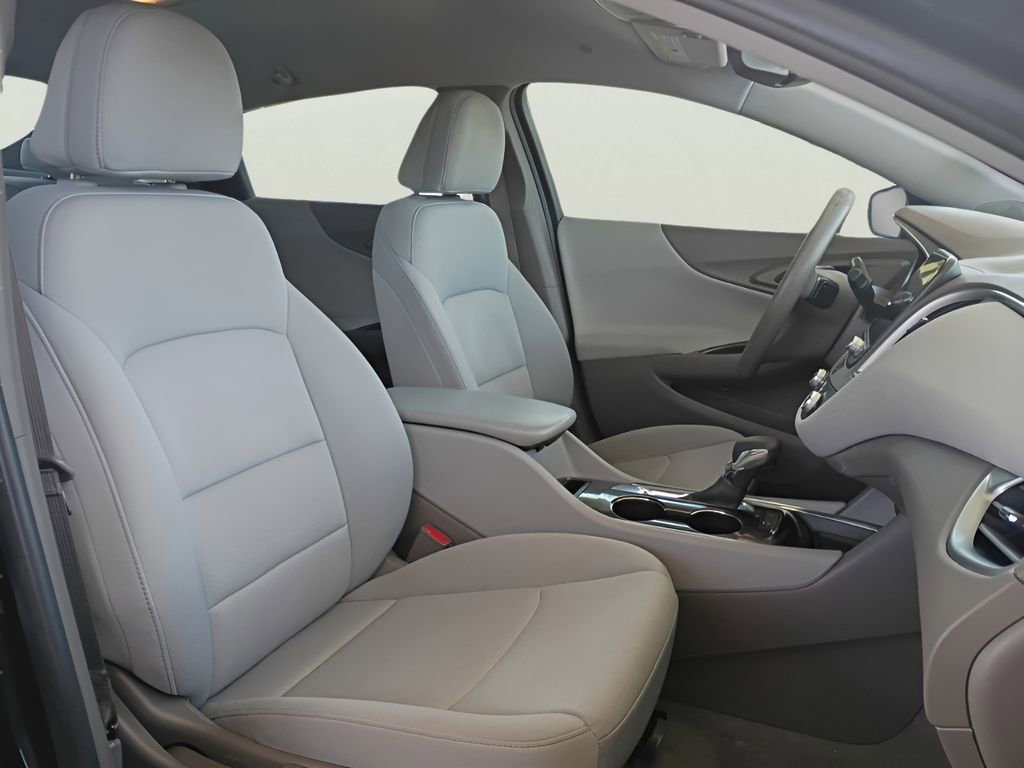Used 2021 Chevrolet Malibu LS FWD image 12