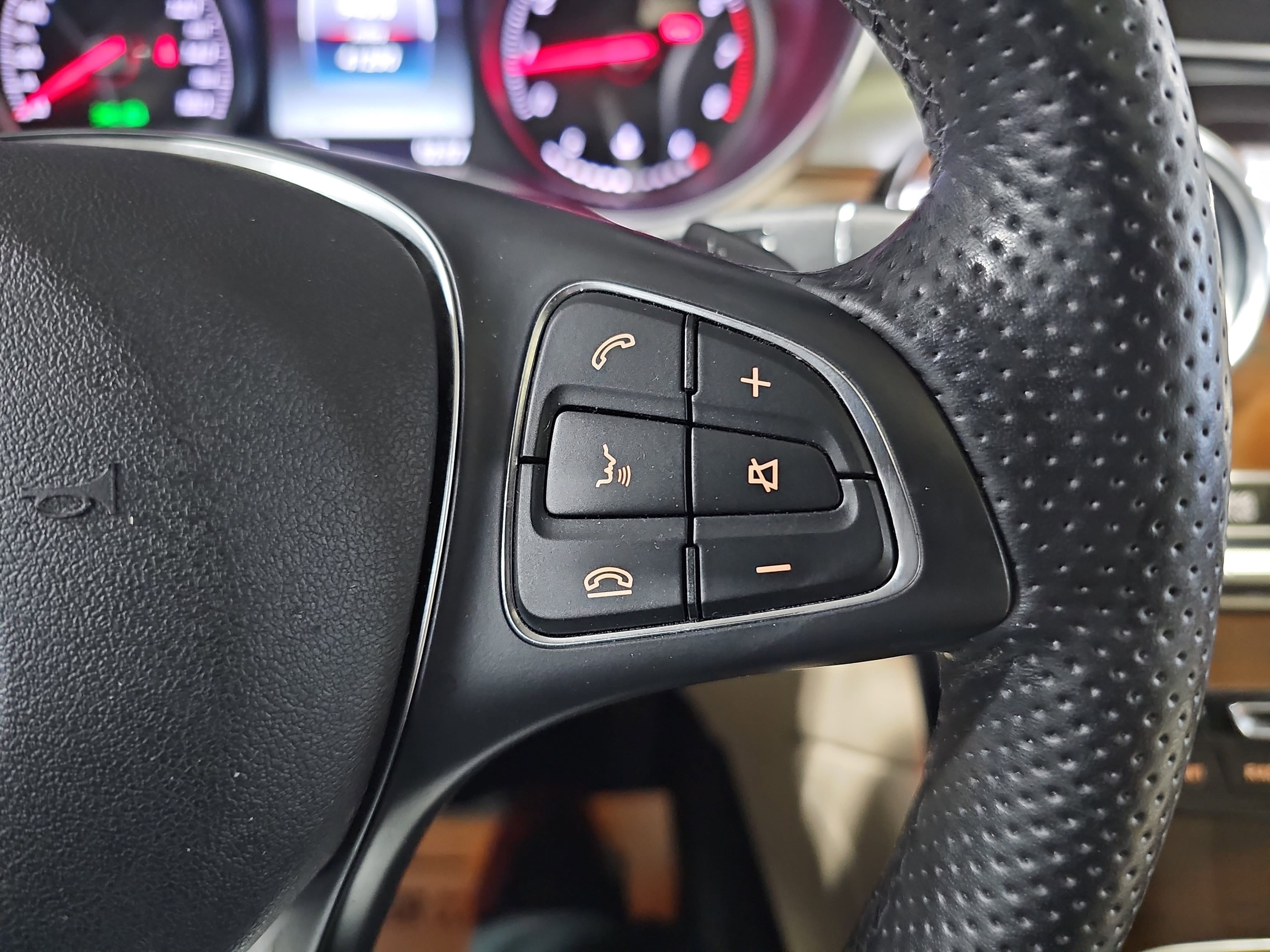 Used 2019 Mercedes-Benz GLC 300 image 18