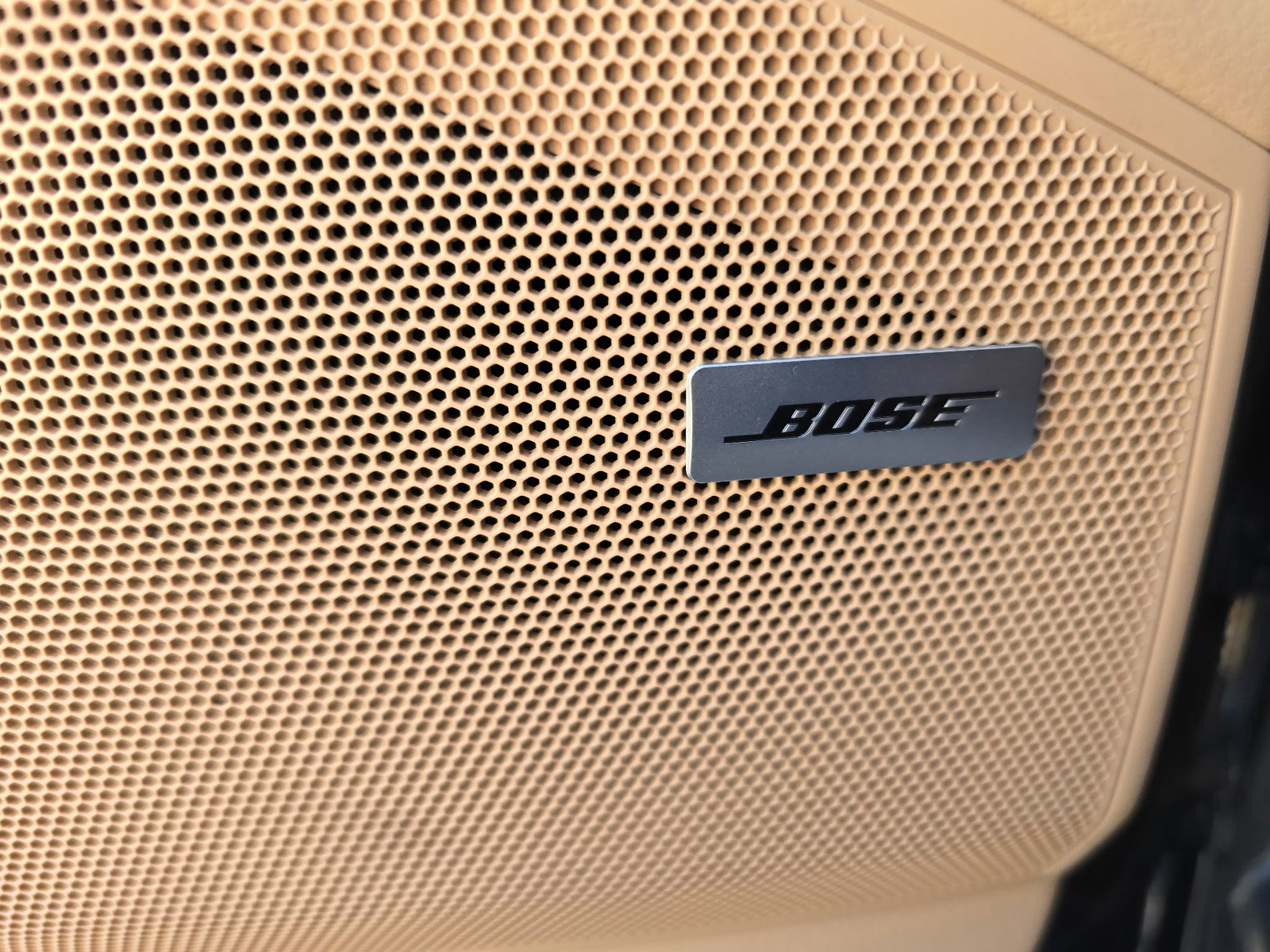 Used 2022 Porsche Cayenne Platinum Edition w/ Premium Package Plus image 37