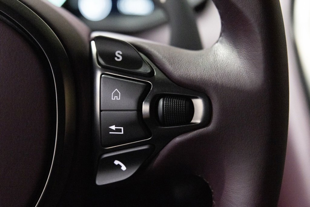 Used 2019 Aston Martin DB11 Coupe image 18