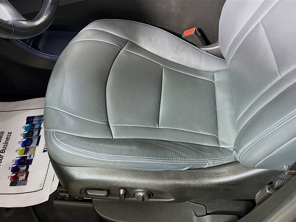 Used 2019 Buick Enclave Premium w/ Experience Buick Package FWD image 19