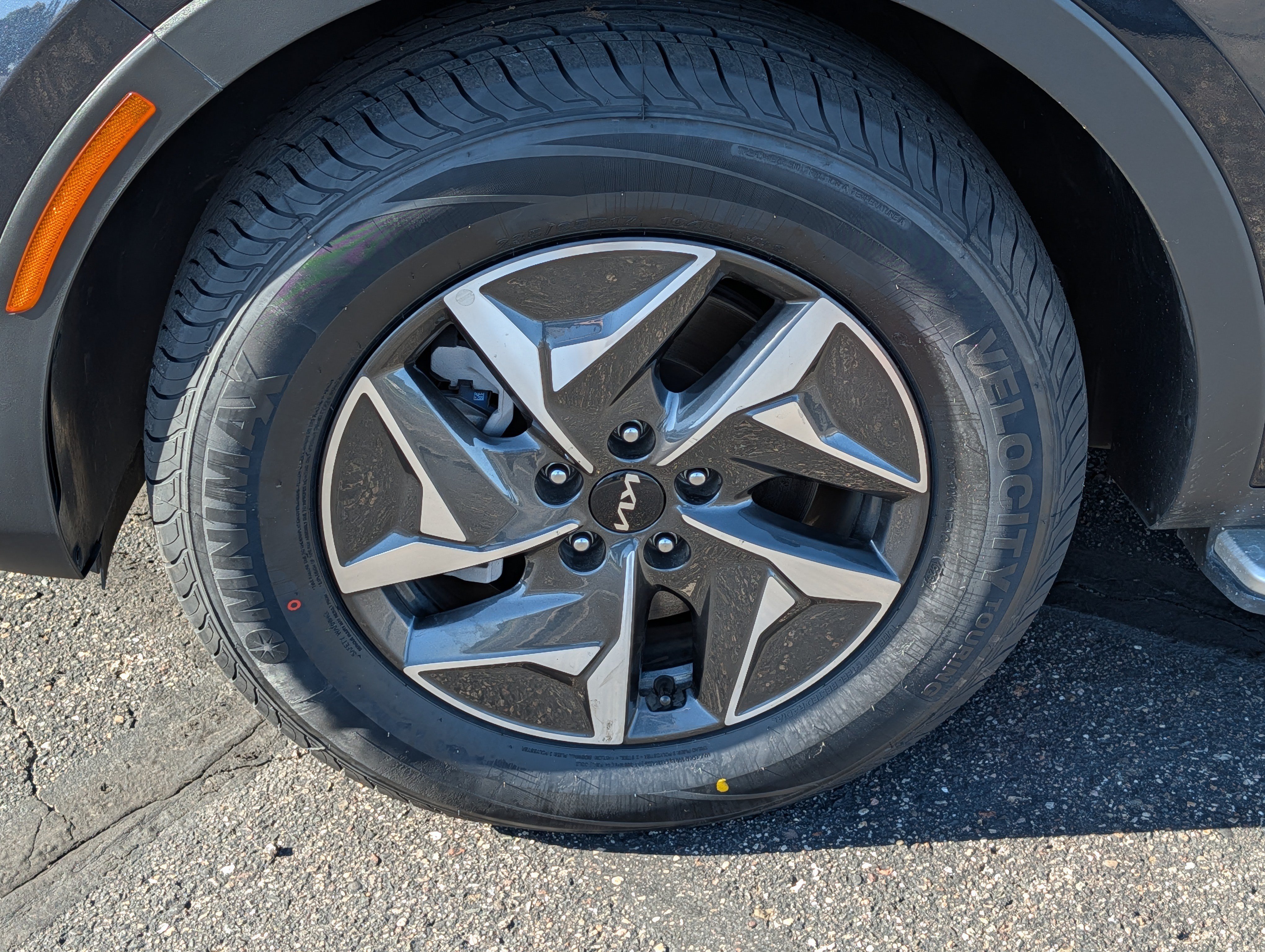 Certified 2023 Kia Sorento EX FWD image 15