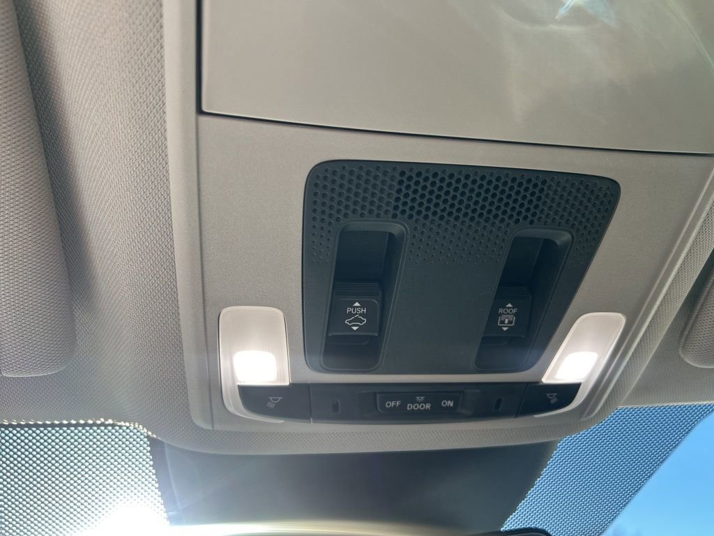 Used 2025 Honda Pilot Touring image 23