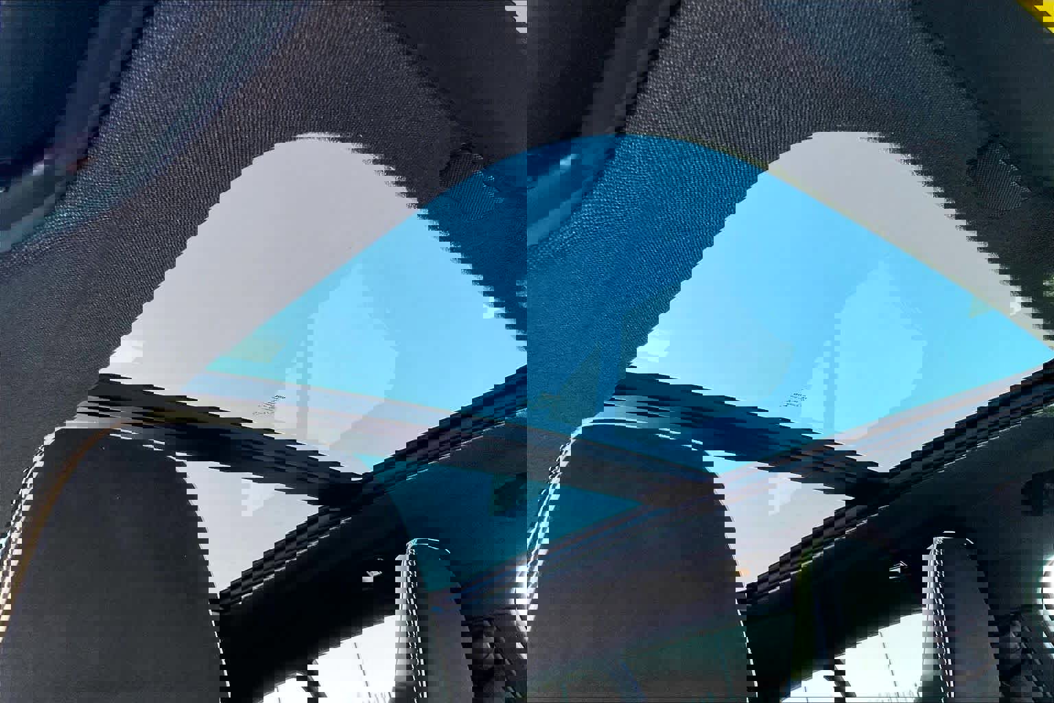 Used 2023 Volvo XC40 Recharge Ultimate w/ Protection Package Premier image 25