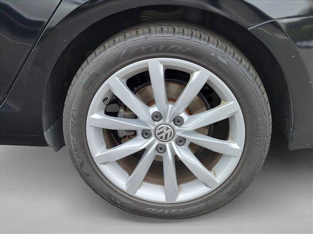 Used 2017 Volkswagen Golf SE FWD image 14