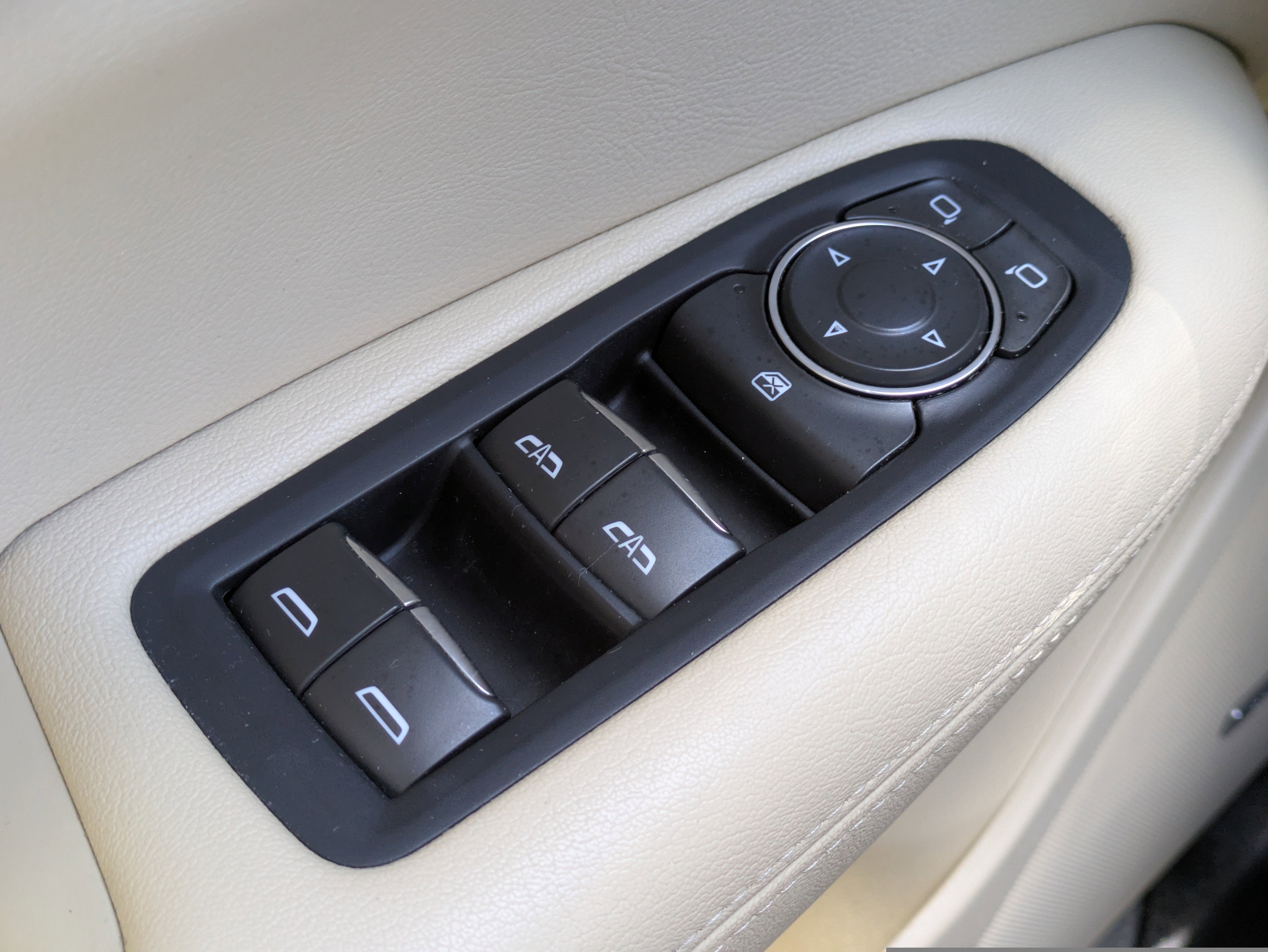 Used 2018 Cadillac XT5 FWD image 20