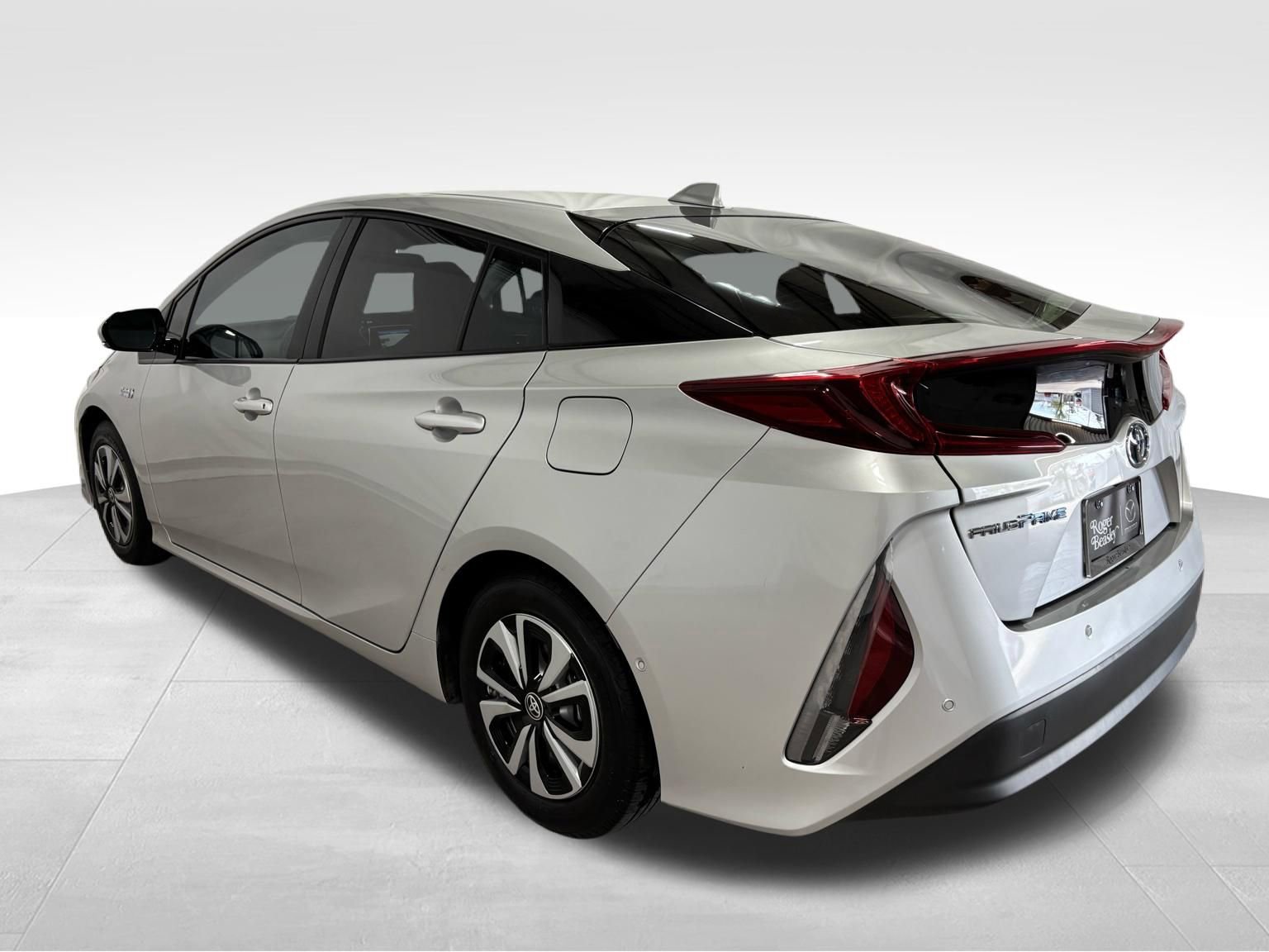 Used 2018 Toyota Prius Prime Advanced FWD image 8
