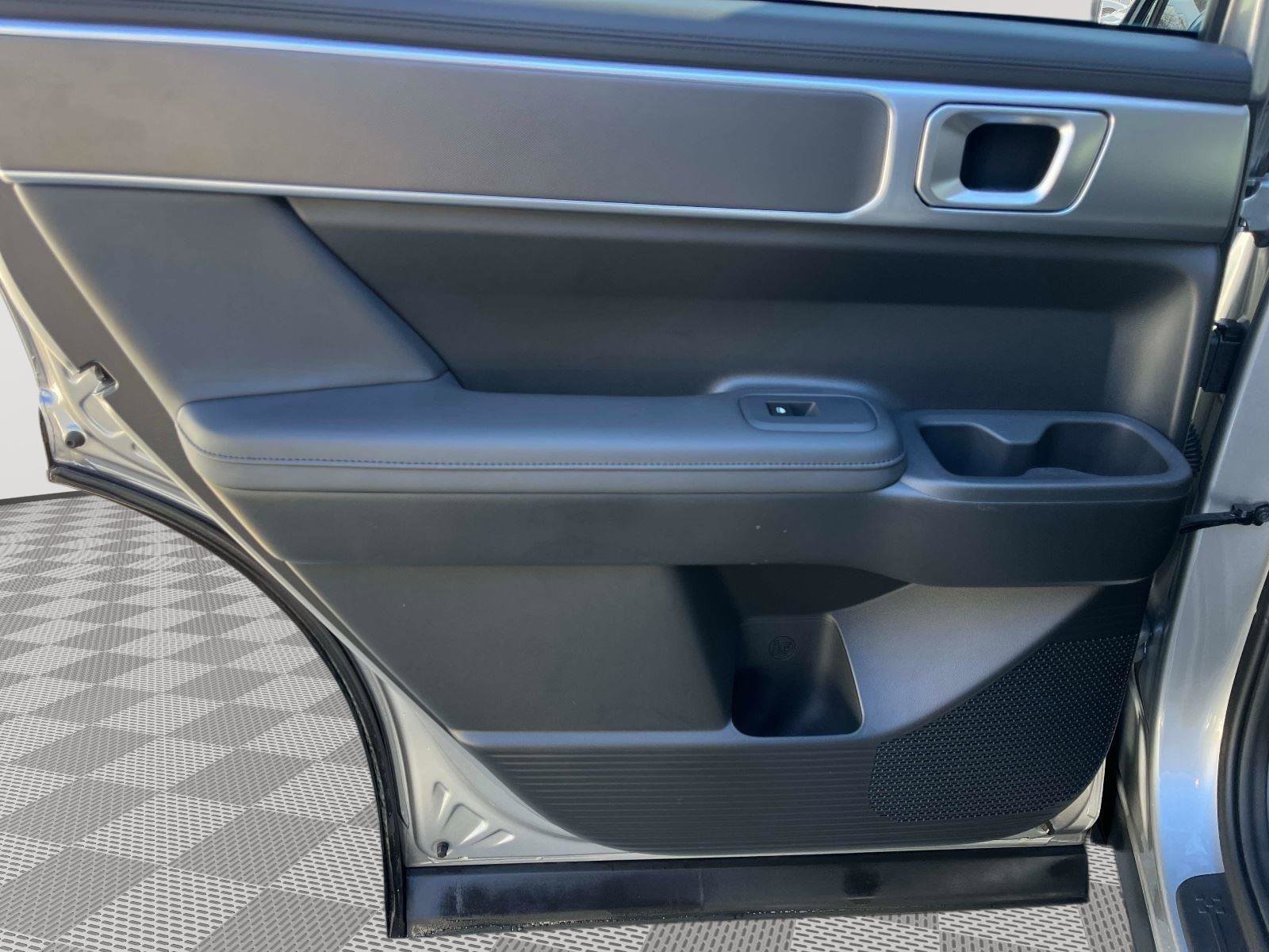 Used 2025 Hyundai Santa Fe XRT image 11