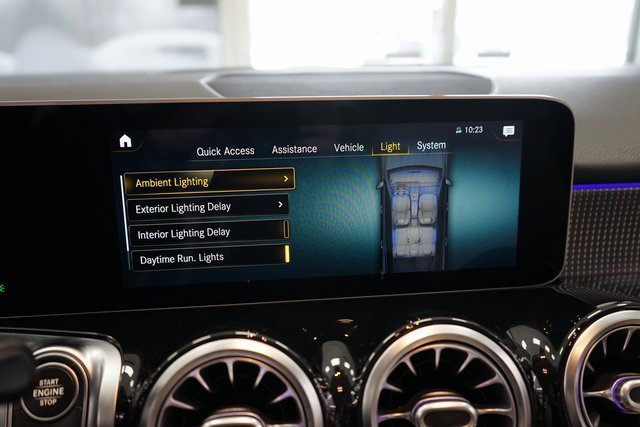 Used 2021 Mercedes-Benz GLB 250 GLB 250 image 37