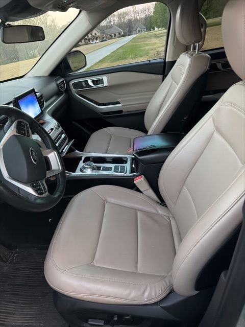 Used 2020 Ford Explorer XLT w/ Equipment Group 202A image 37