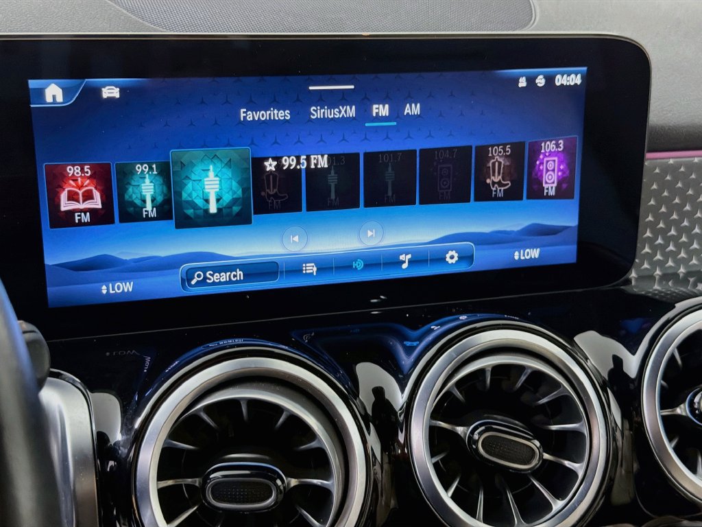 Used 2025 Mercedes-Benz GLB 250 image 14