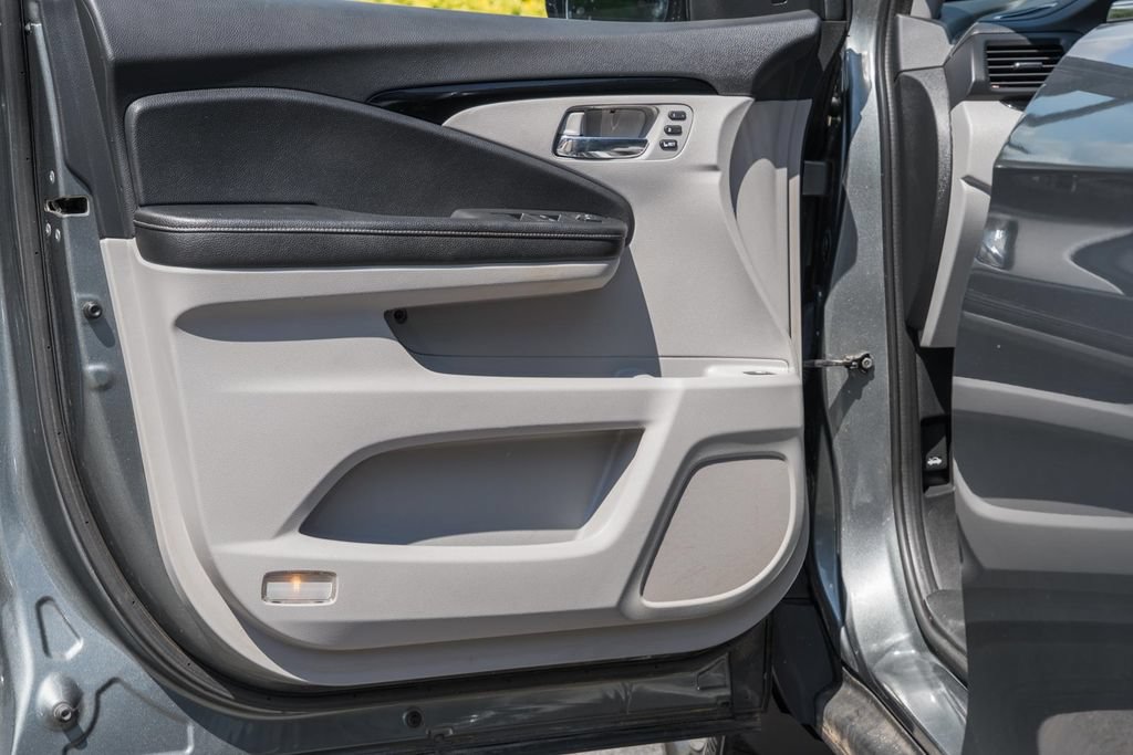 Used 2017 Honda Ridgeline RTL-E image 39