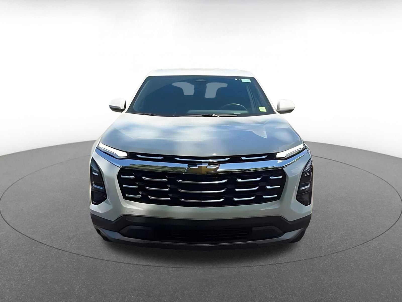 Used 2025 Chevrolet Equinox LT AWD/4WD image 4