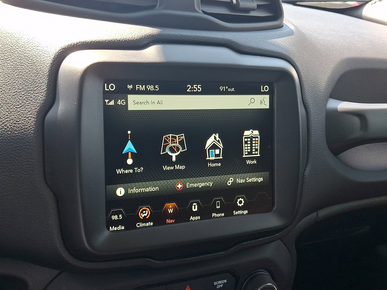 Used 2022 Jeep Renegade Latitude AWD/4WD image 17