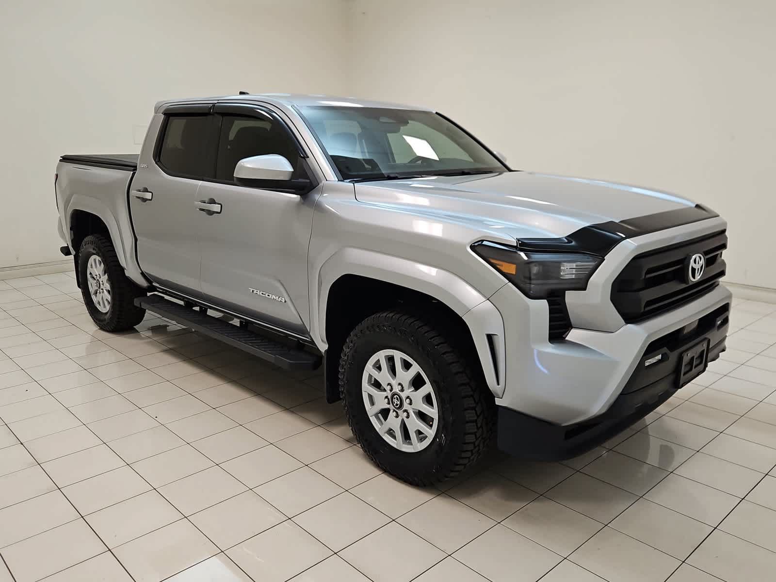 Used 2024 Toyota Tacoma SR5 AWD/4WD image 22