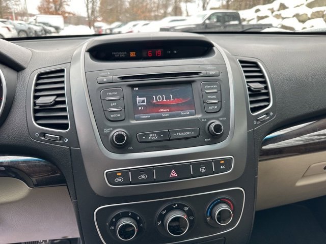 Used 2015 Kia Sorento LX image 23