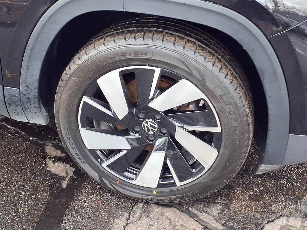 Used 2025 Volkswagen Atlas Cross Sport SE image 22