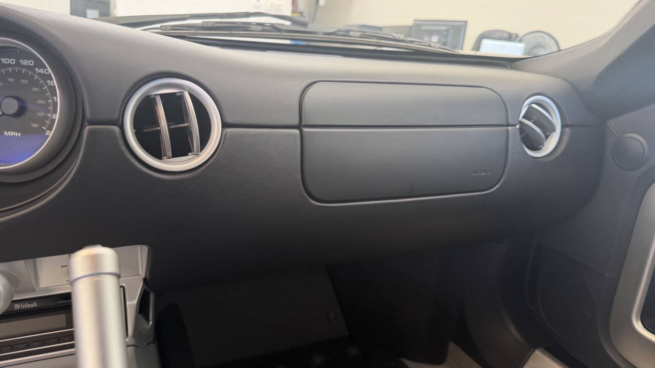 Used 2006 Ford GT RWD image 41