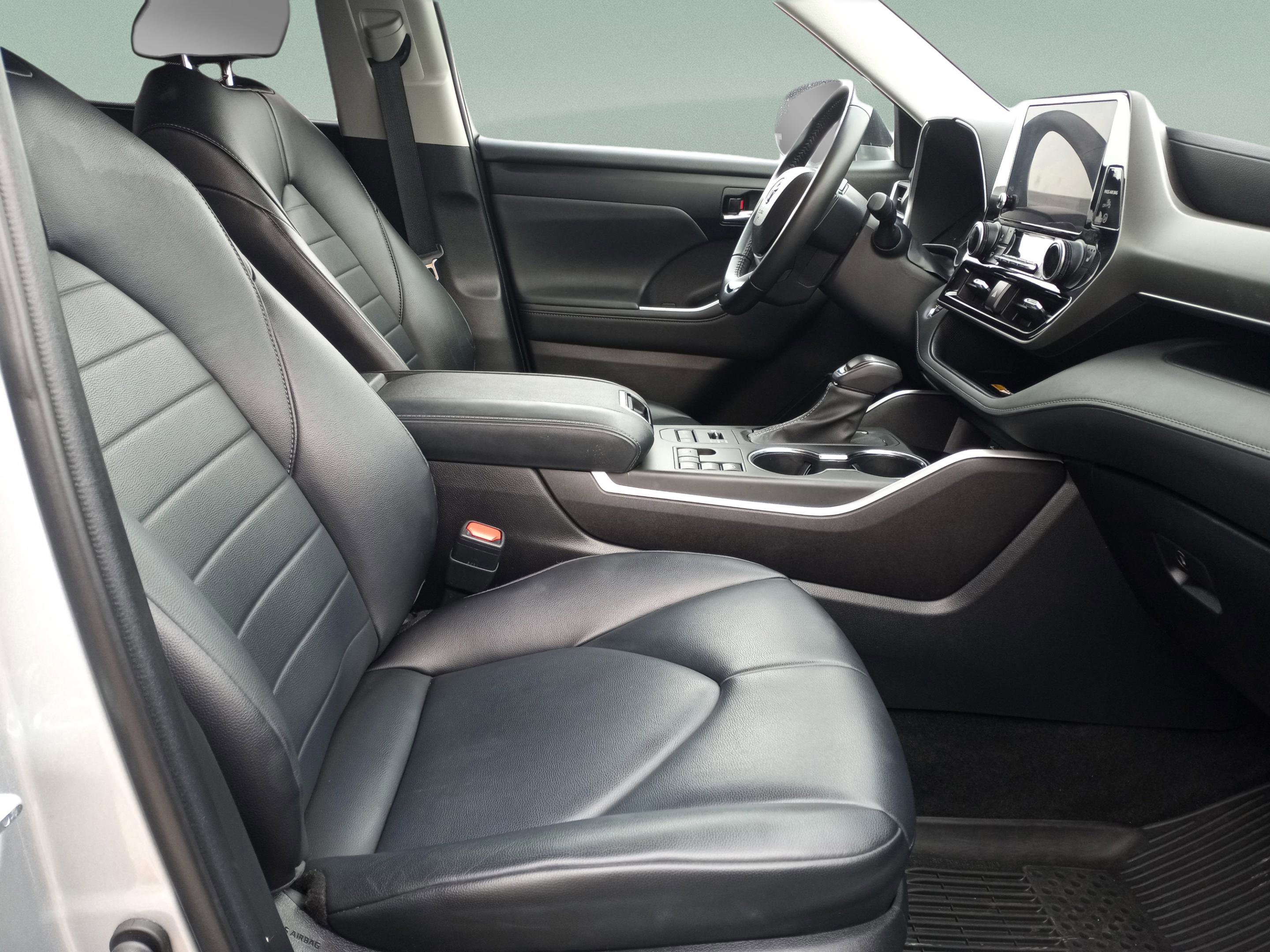 Used 2023 Toyota Highlander L image 38