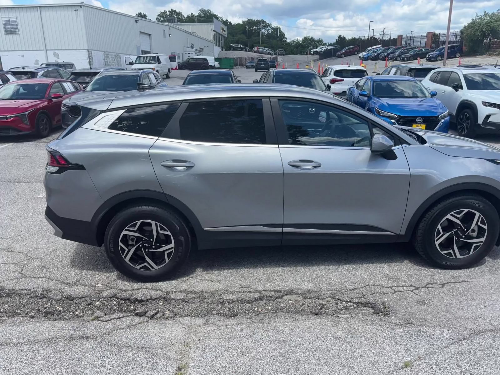 Used 2025 Nissan Rogue SV FWD image 16