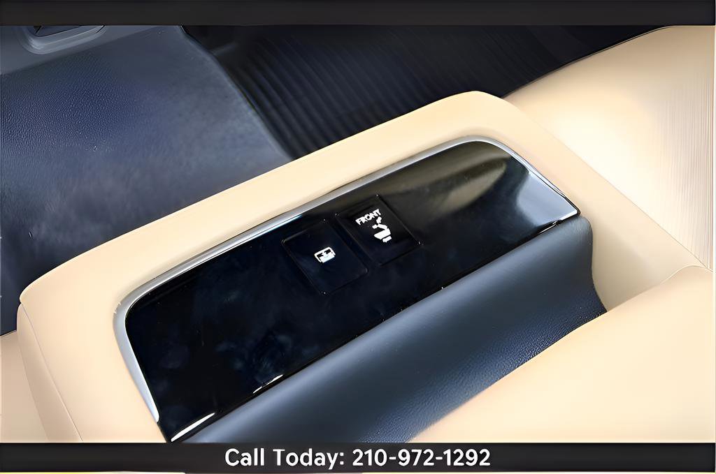 Used 2022 Lexus LS 500 RWD image 18