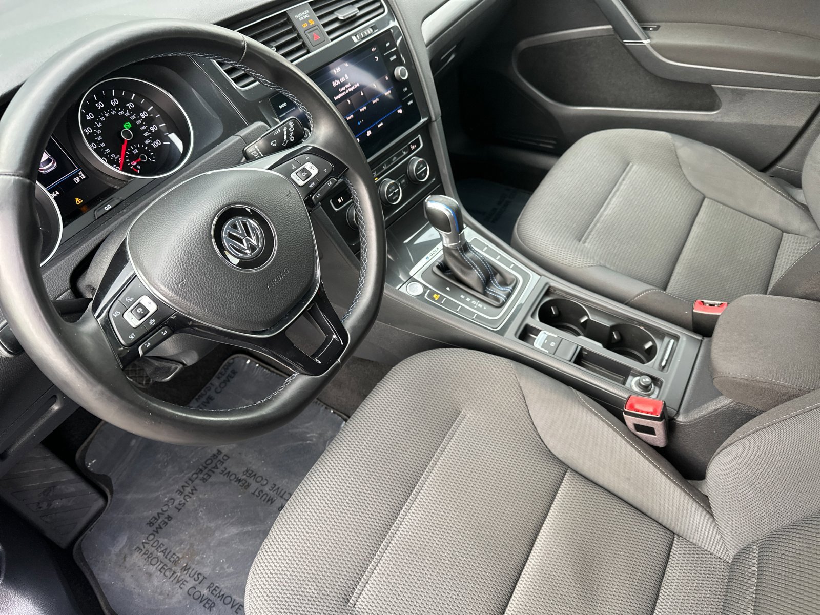 Used 2019 Volkswagen e-Golf SE w/ Driver Assistance Package image 10