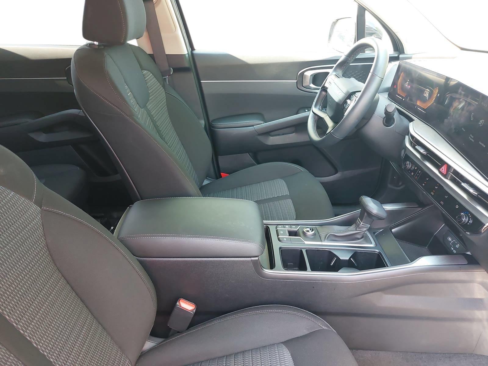 New 2026 Kia Sorento LX FWD image 9