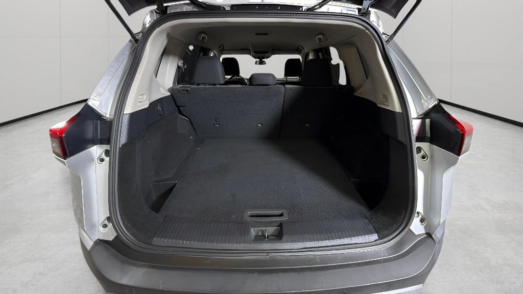 Used 2021 Nissan Rogue SV FWD image 28