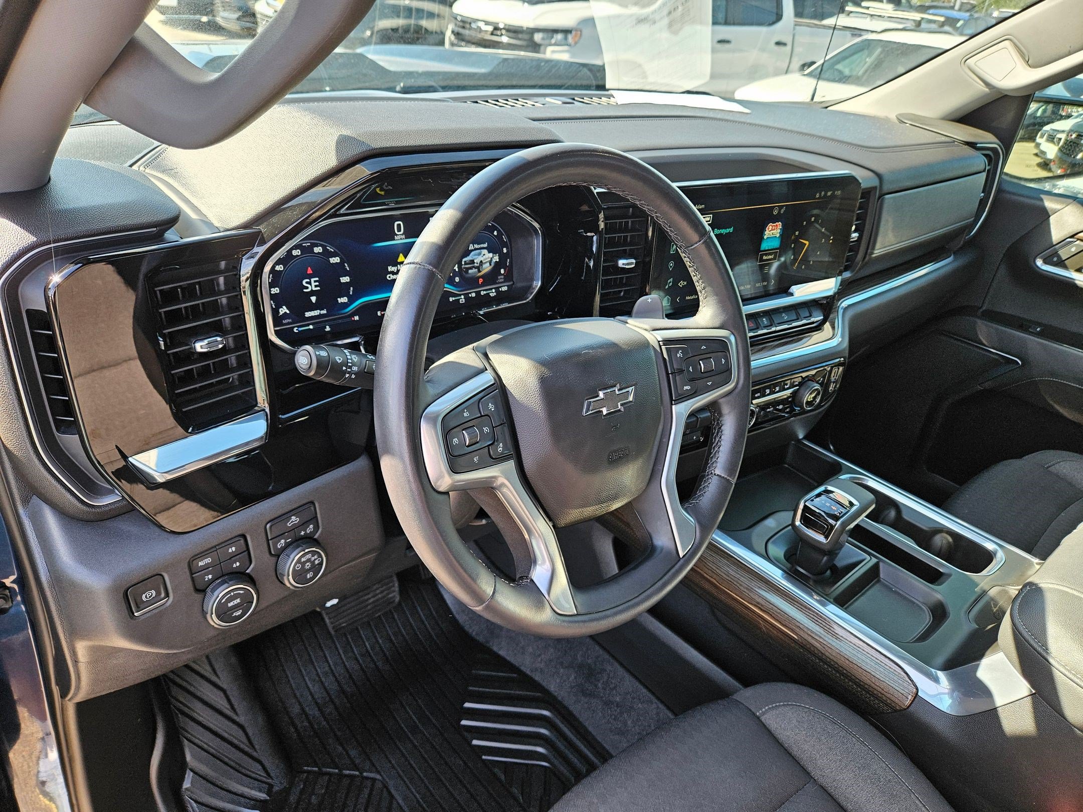 Used 2023 Chevrolet Silverado 1500 LT Trail Boss AWD/4WD image 14