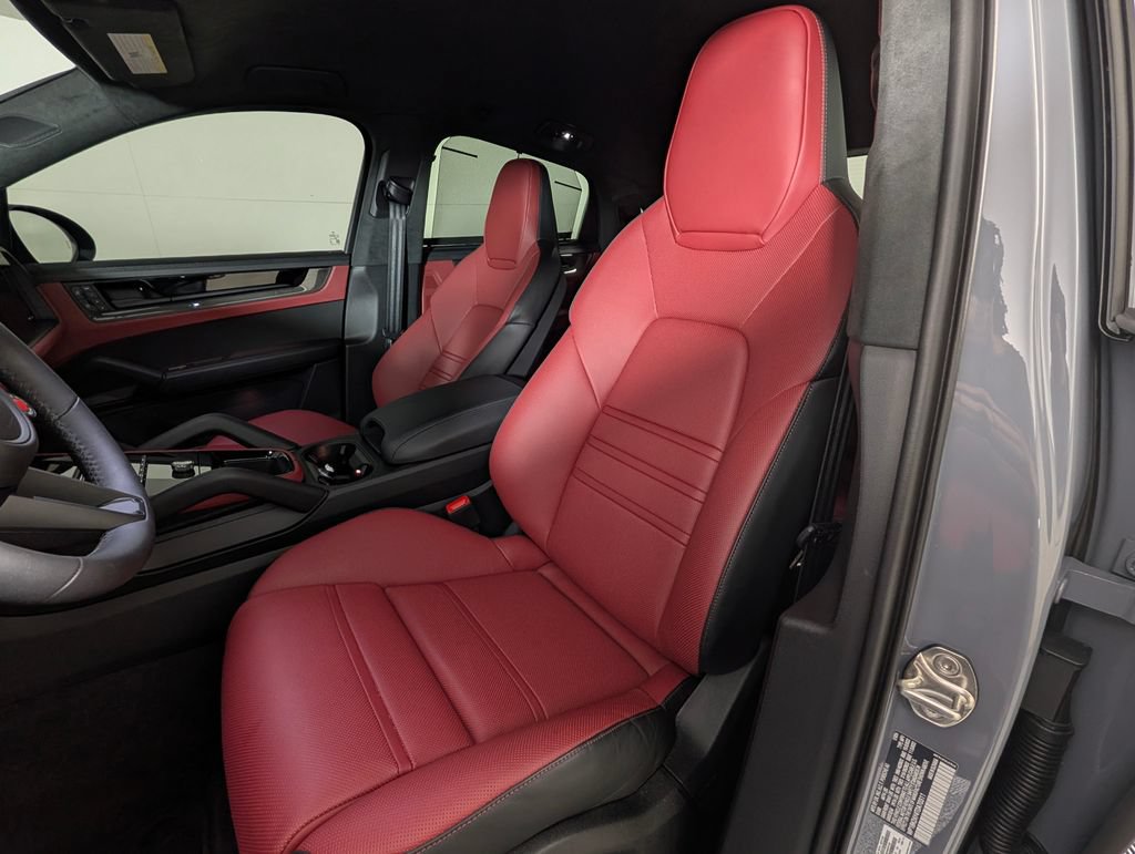 Certified 2026 Porsche Cayenne Turbo GT AWD/4WD image 5
