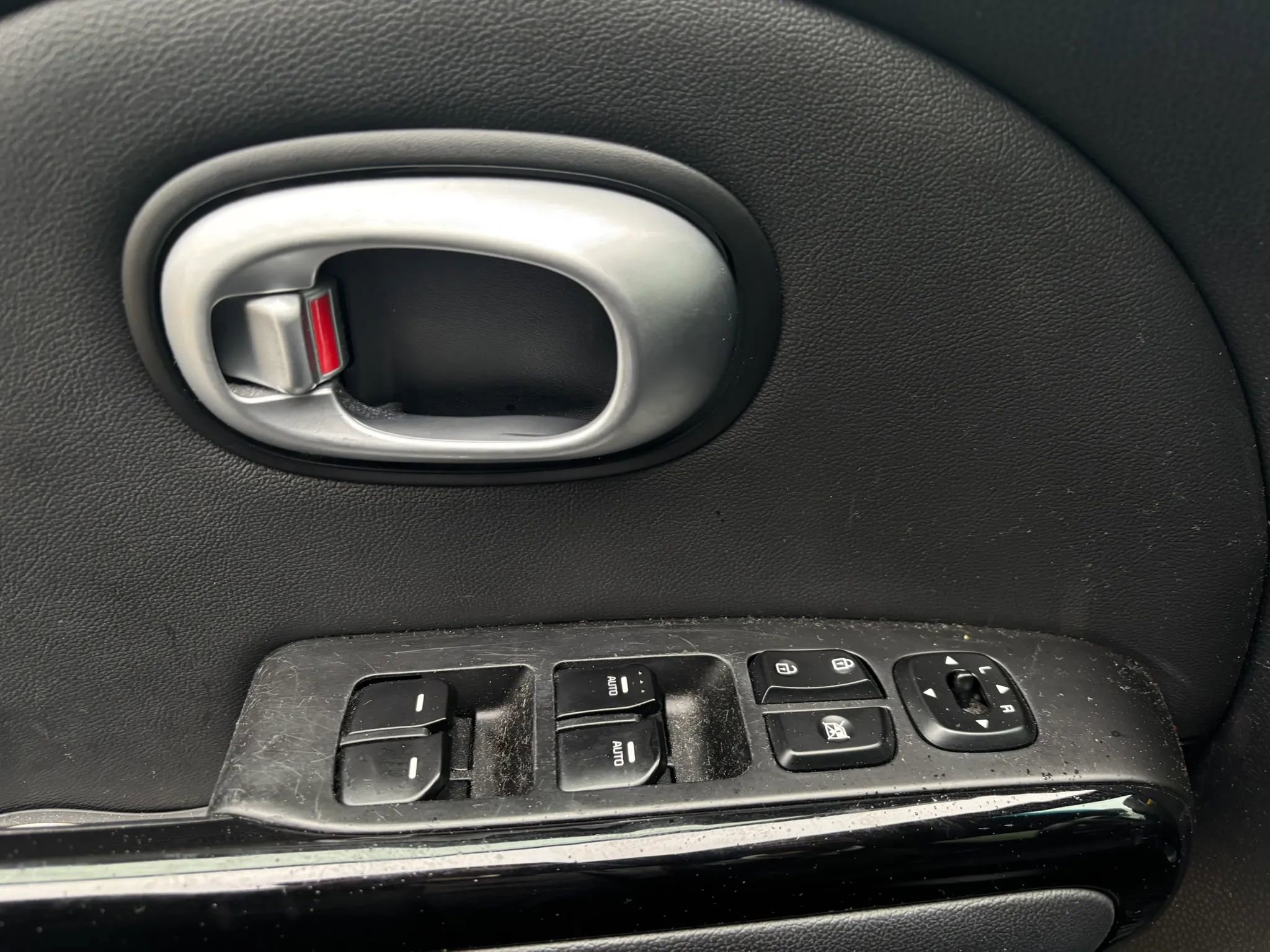 Used 2015 Kia Soul ! w/ Sun & Sound Package FWD image 13