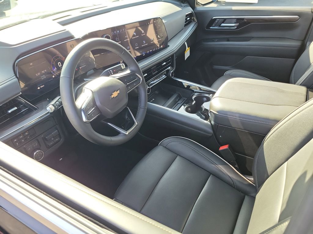 Used 2026 Chevrolet Tahoe Premier RWD image 3