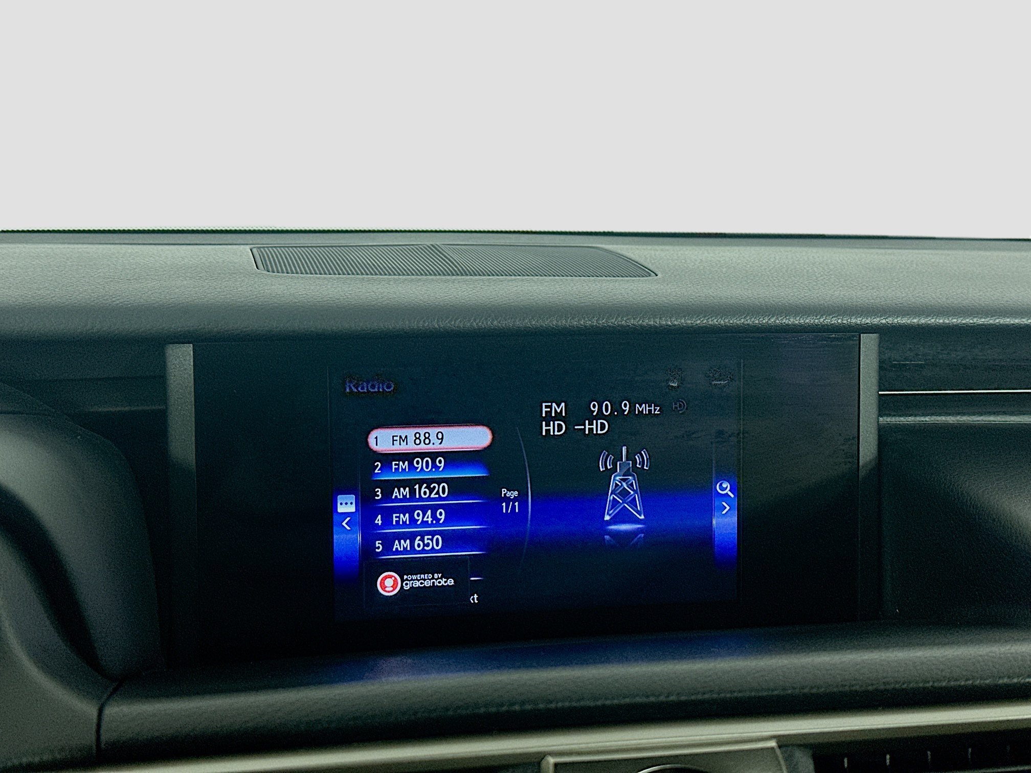 Used 2017 Lexus IS 200t RWD image 19