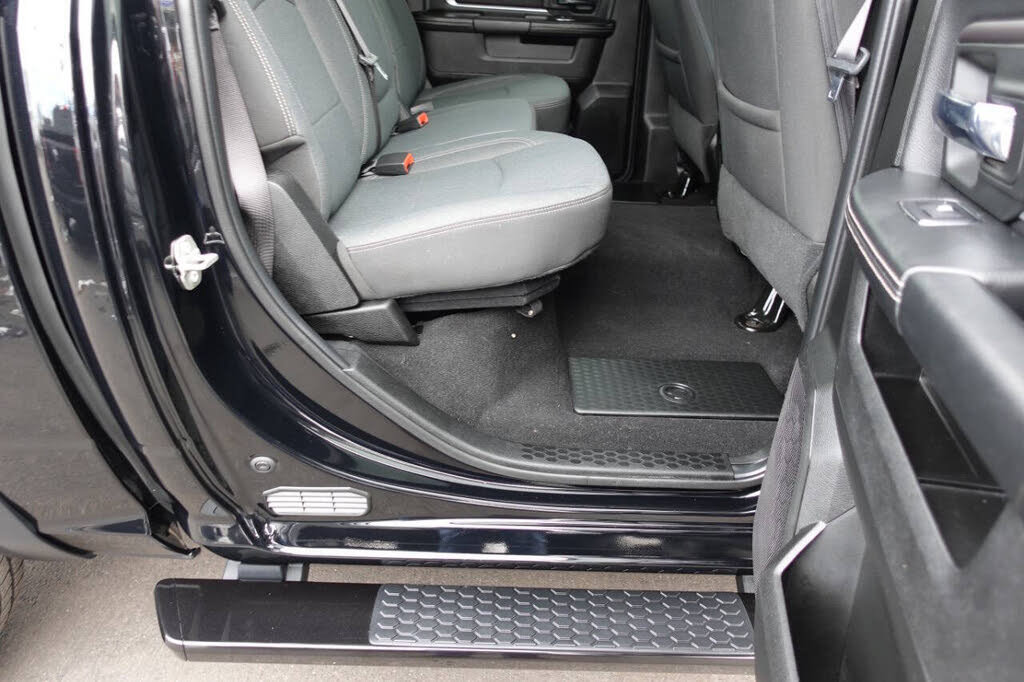 Used 2023 RAM 1500 Warlock AWD/4WD image 29