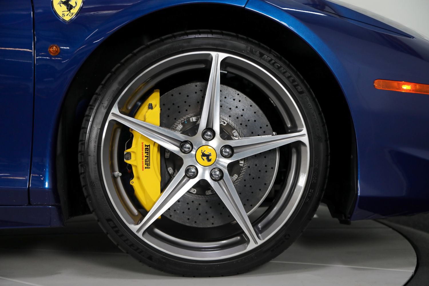 Used 2015 Ferrari 458 Spider RWD image 33