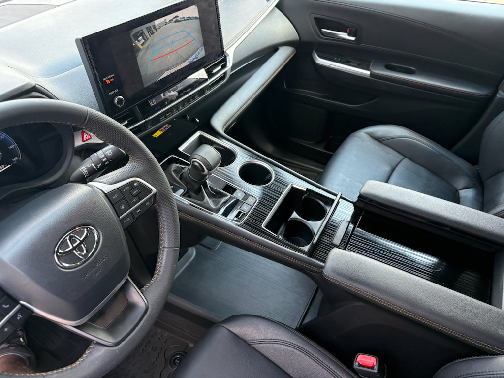 Used 2025 Toyota Sienna XLE Woodland Edition AWD/4WD image 16