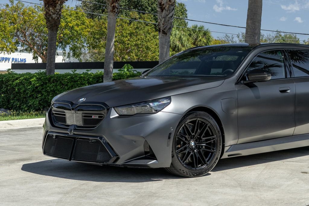 Used 2025 BMW M5 Touring image 2