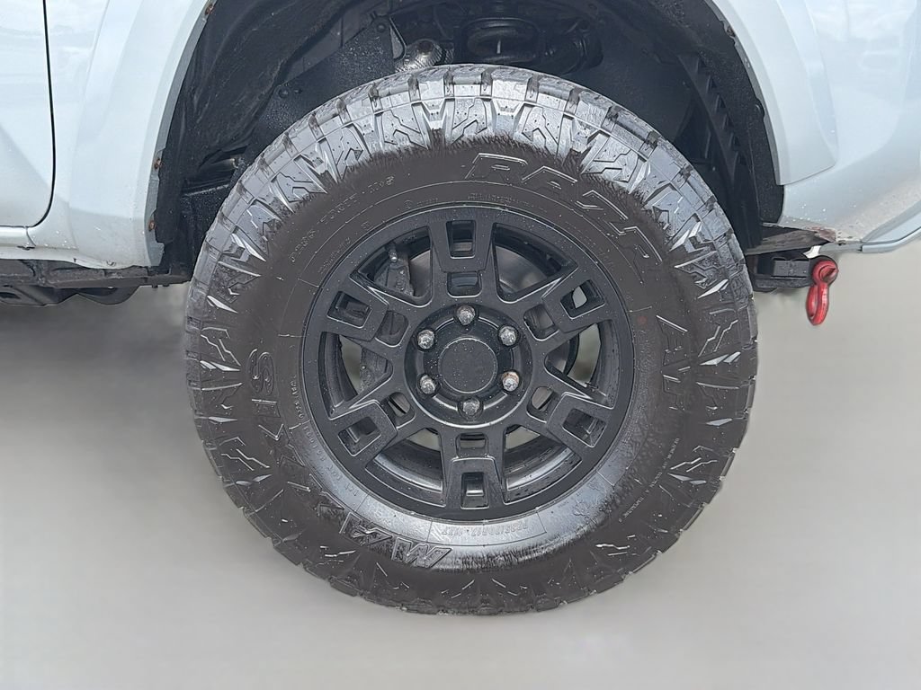 Used 2021 Toyota Tacoma TRD Sport AWD/4WD image 33