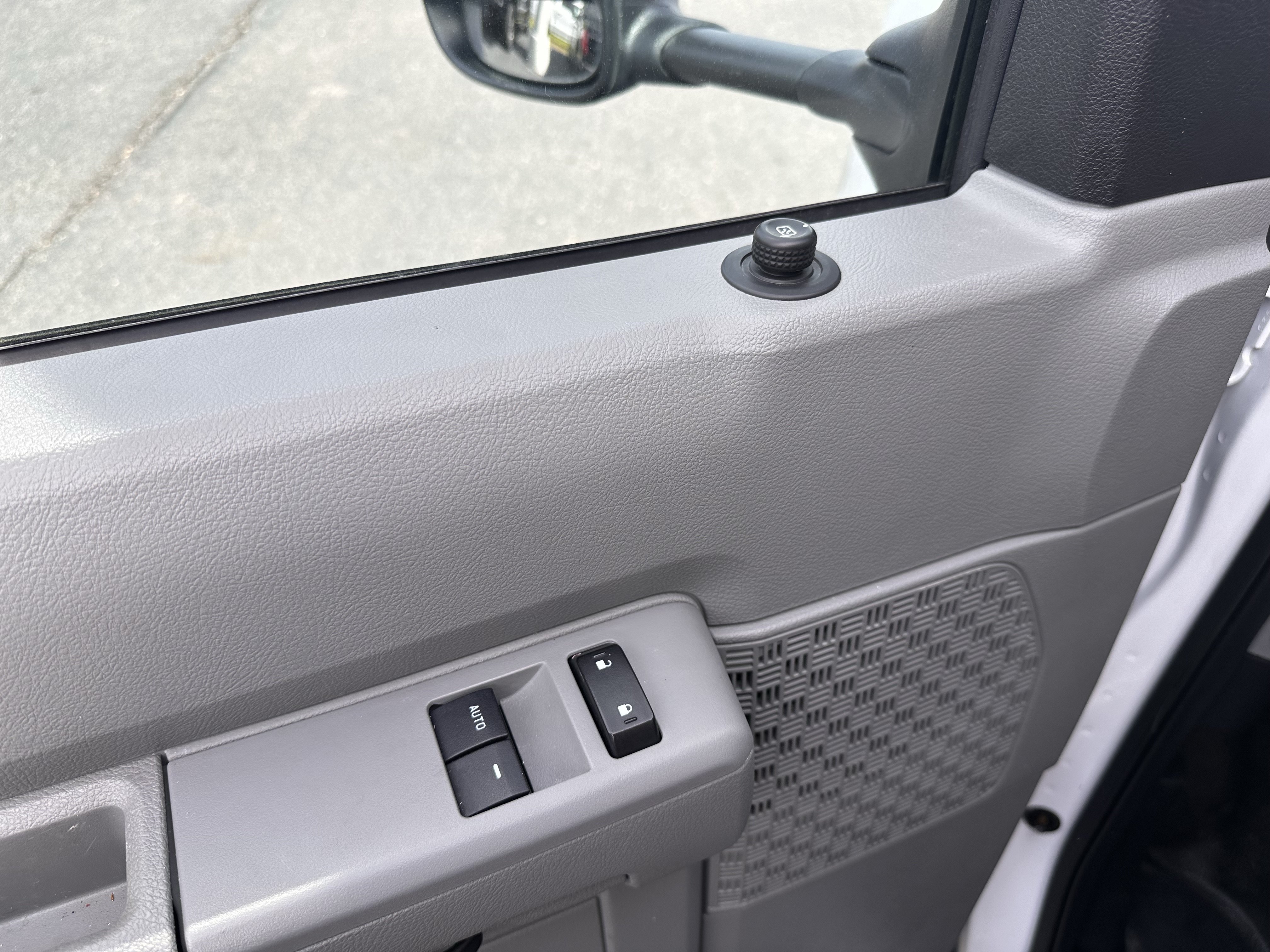 Used 2024 Ford E-450 and Econoline 450 Super Duty w/ Power Windows & Locks Group RWD image 12