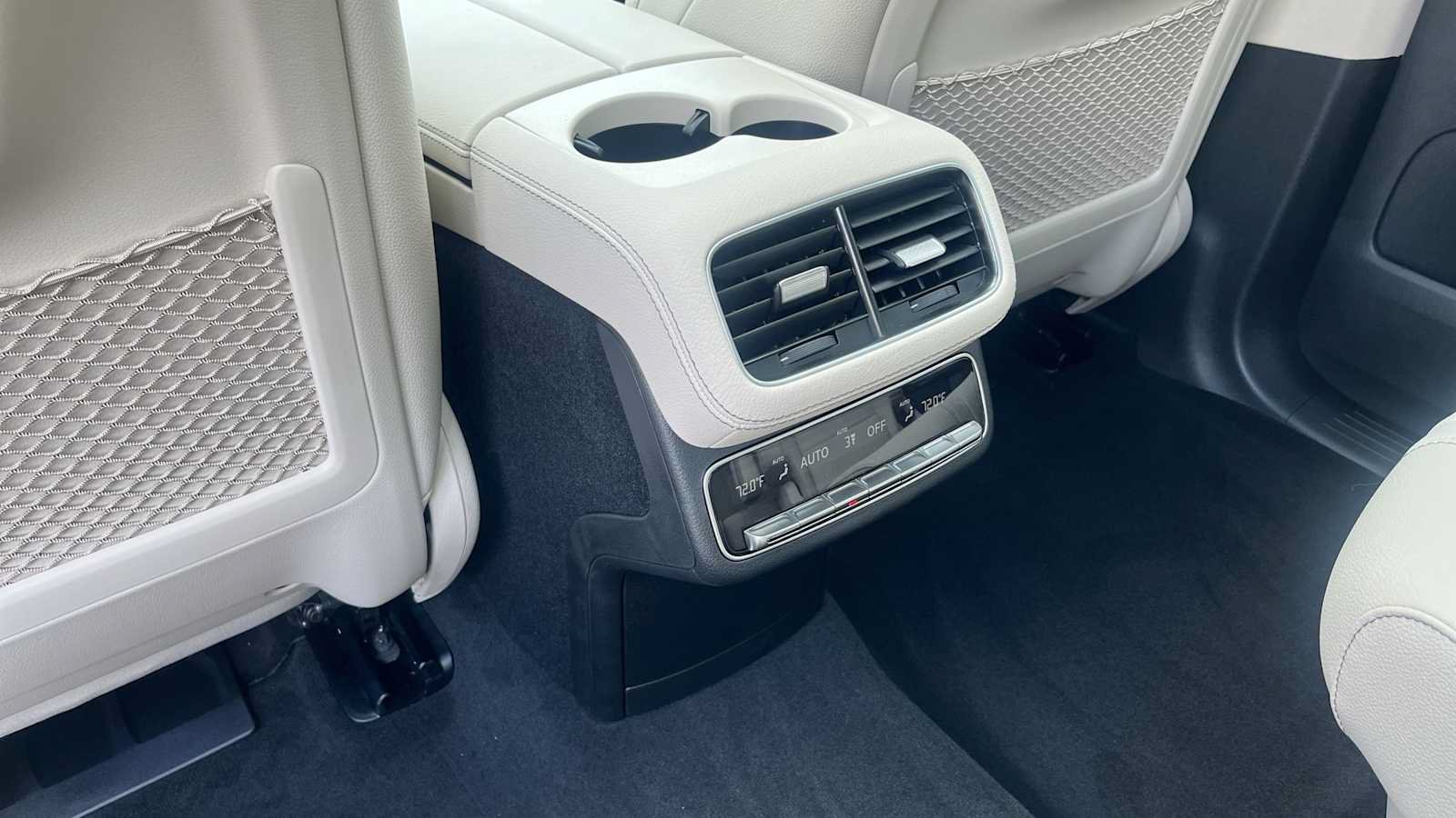 New 2026 Mercedes-Benz GLS 450 4MATIC image 39