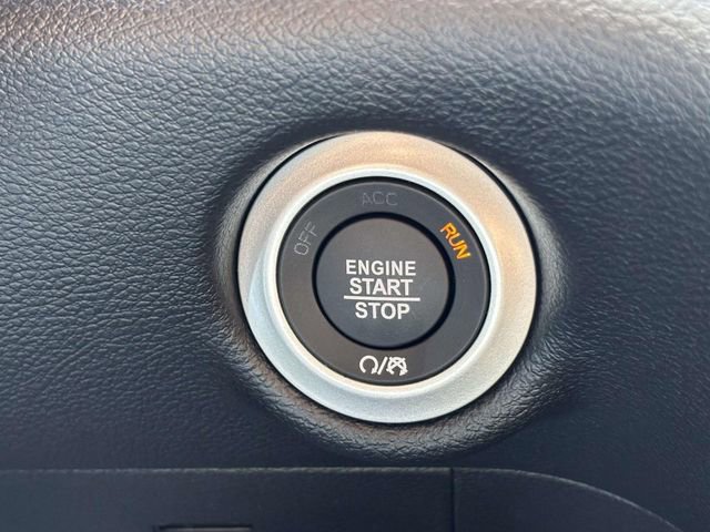 New 2027 Chrysler Pacifica Select FWD image 21