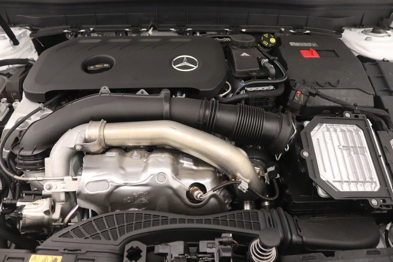 New 2026 Mercedes-Benz GLB 250 image 9