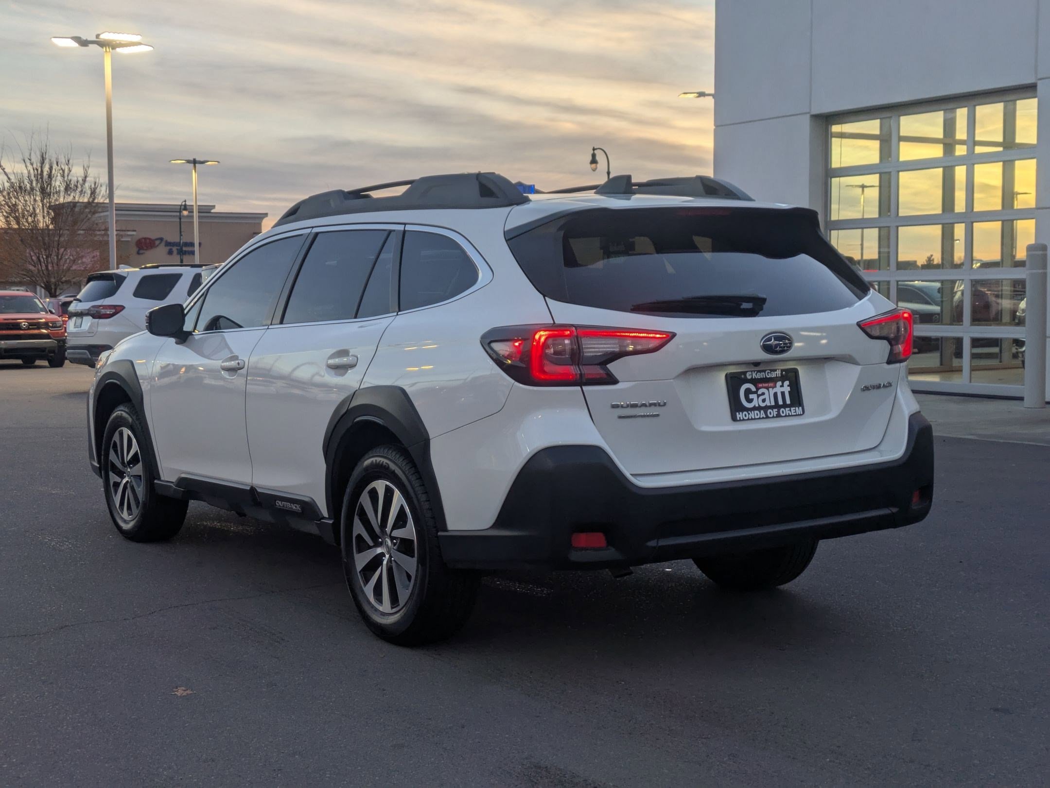 Used 2023 Subaru Outback Premium image 8